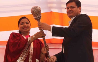 varanasi mayor take oath today
