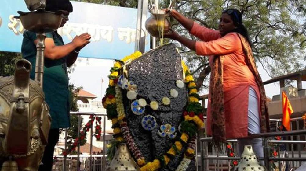 Shani amavasya 2018 right method of shani puja