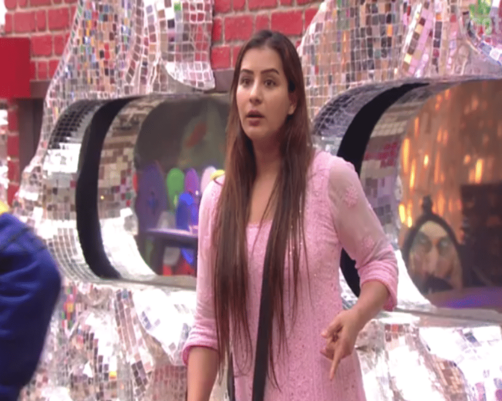 bigg boss when shilpa shinde said to playboy akash dadlani for kissing arshi khan on lips