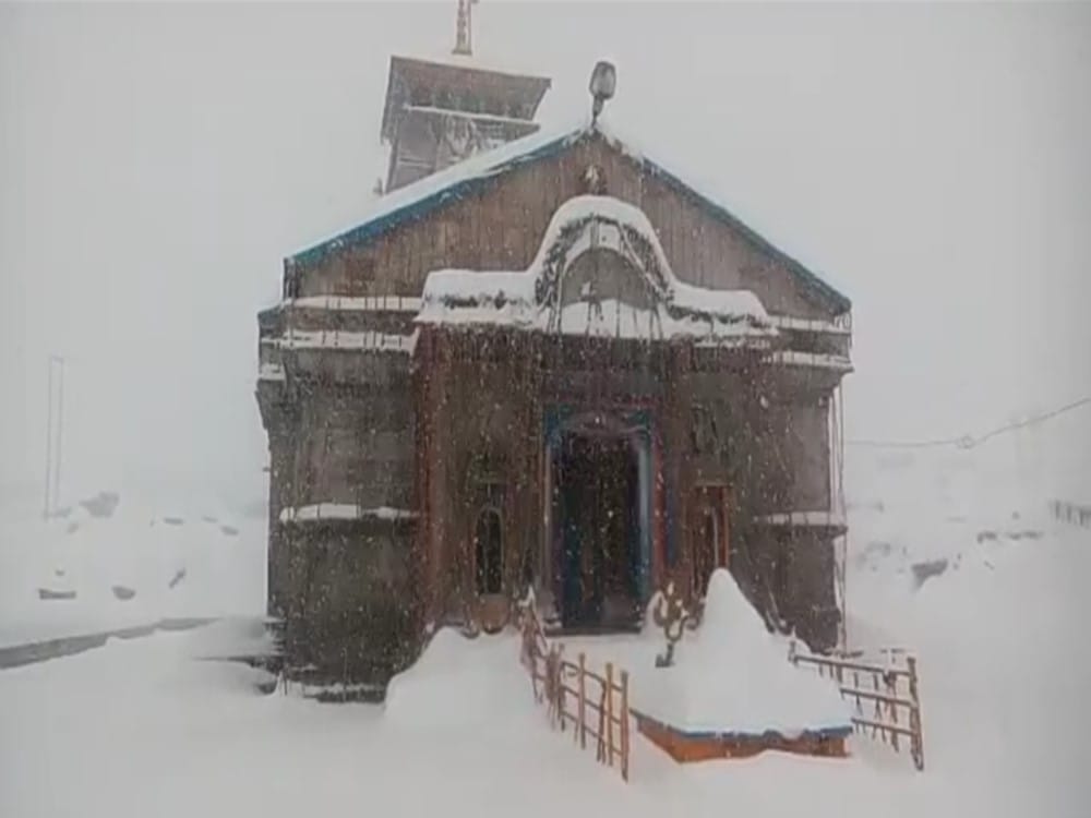 snowfall in kedarnath photos uttarakhand