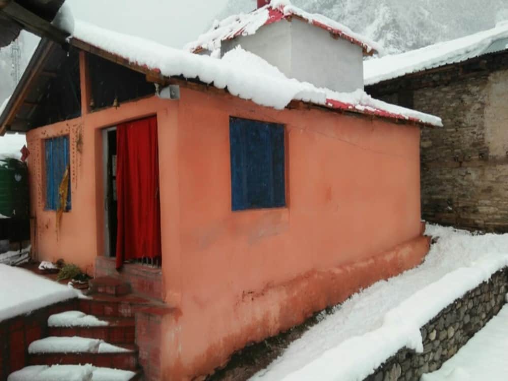 heavy snowfall in uttarakhand photos