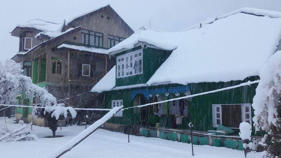 PHOTO GALLERY OF SNOWFALL IN KASHMIR VALLEY
