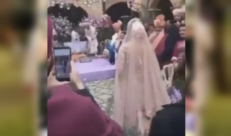 when anushka sharma went alone to mandap to meet virat kohli anushka sharma in her italy wedding