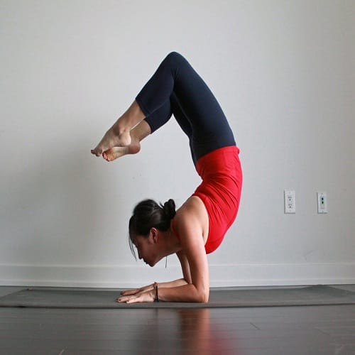 Benefits of Vrschikasana Blood circulation becomes smooth, relief from stomach disease