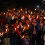 क्रिसमस के अवसर पर कैंडल जुलूस निकाला गया।