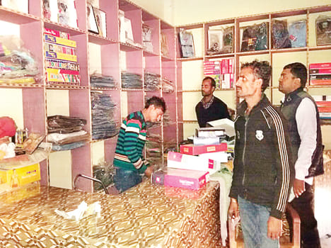 Three lakhs of cash including cash from four shops