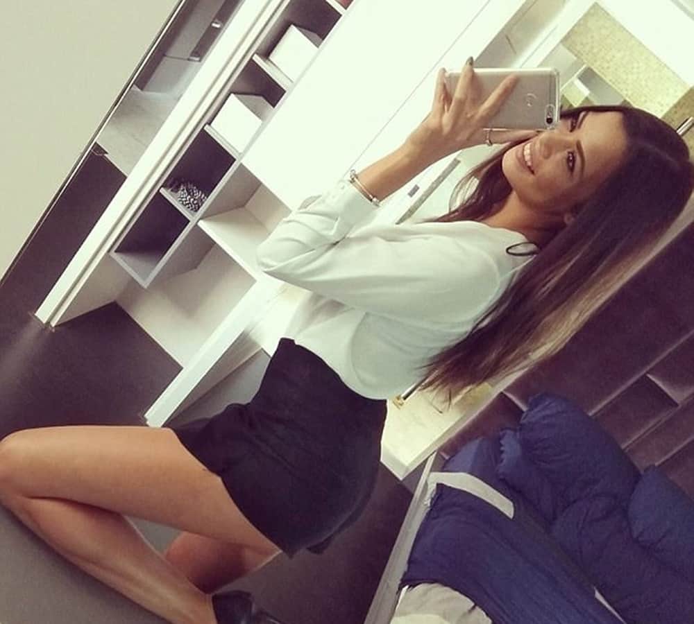 dutch model ivana smith found dead after fall from 20th floor her apartment