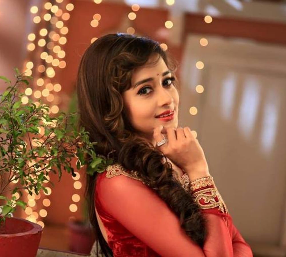 uttaran actress Tina Datta Poses With A NUDE model Ankit Bhatia