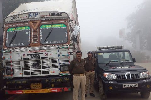 गजरौला से गायब कैंटर बरामद, हेल्पर लापता