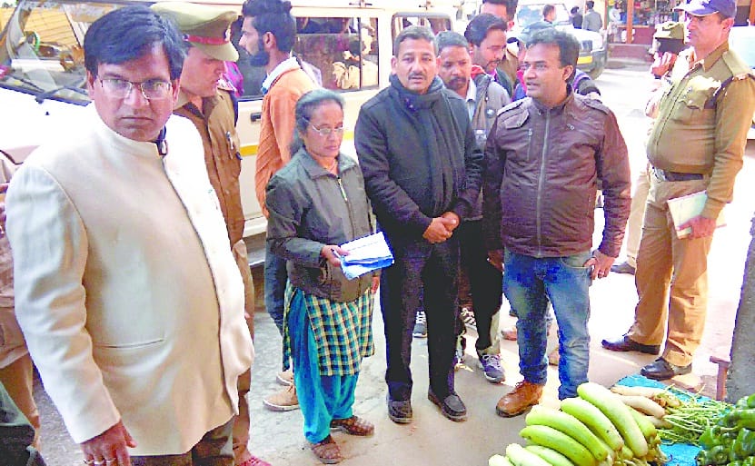 13 shopkeepers invoices on dispersal and encroachment