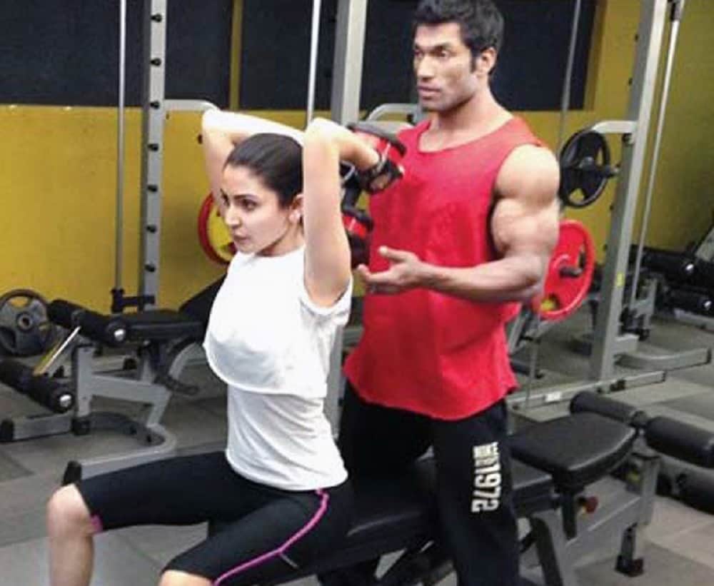 know about the fitness secret of anushka sharma for getting fabulous tonned body 