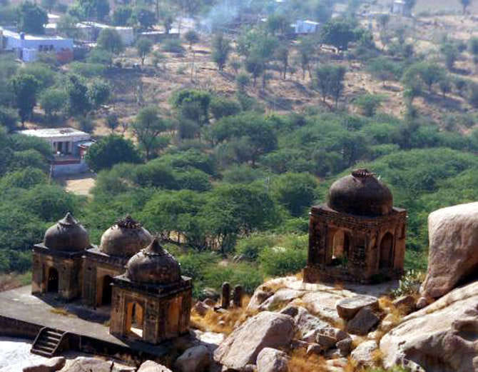 unique place, an ancient story of dhosi hill of arawali mountains