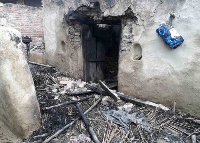 mainpuri worker died after fire in house