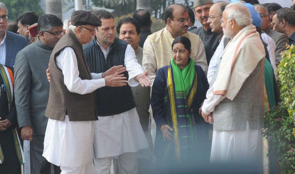 rahul gandhi helped lk advani to get proper place to stand on 16th anniversary of parliament attack