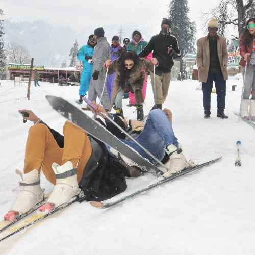 snowfall in himachal manali mandi kullu chamba