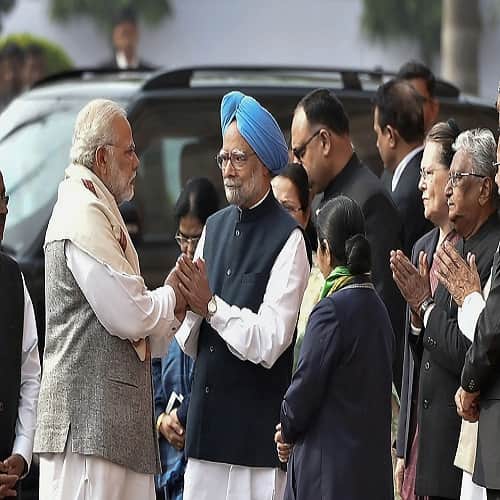 After Gujarat elections campaigning ended PM Modi and Manmohan Singh shaking hands