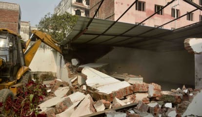 varanasi administration take action against encroachment 