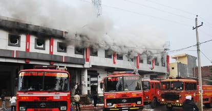 Fire in diaper pads godown in zirakpur, mohali news