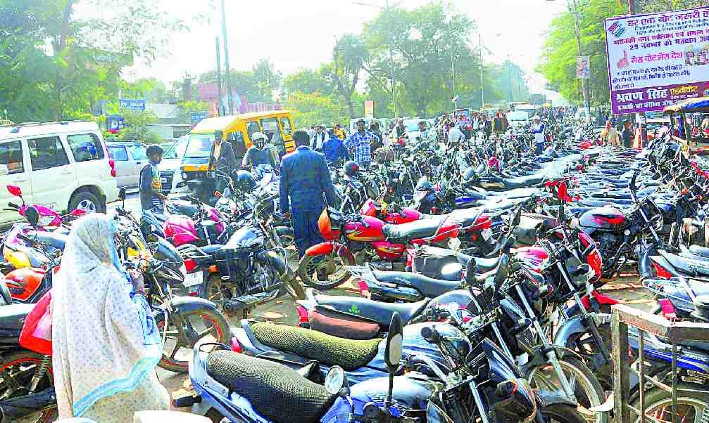 Lucknow: Illegally operated parking will be closed in urban areas, contracts that do not provide basic facilities will be canceled