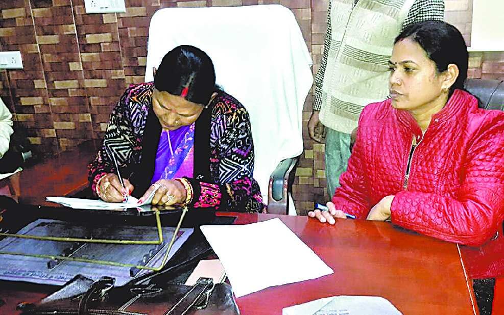 Shashi takes the charge, pledge to make the city work