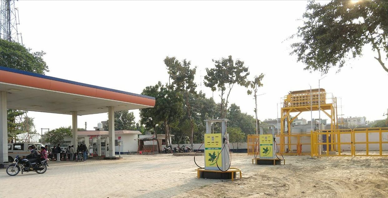 Meerut: Employees assaulted at CNG pump, accused of looting 90 thousand