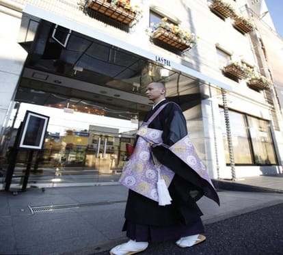 Japanese businessman welcomes death with farewell party