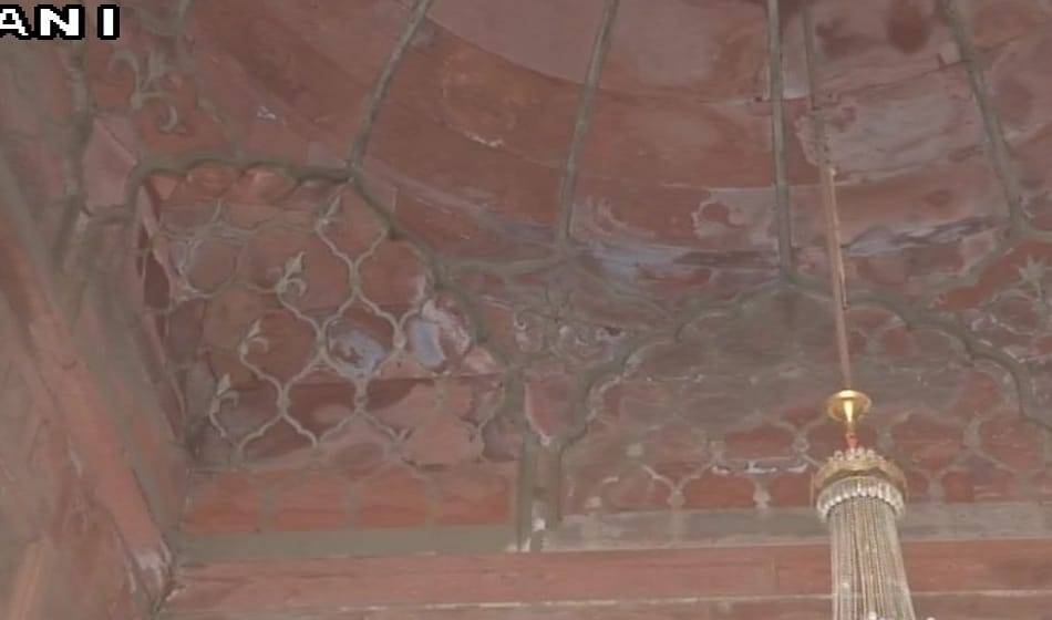 Jama Masjid needs an urgent need for restoration as wide gaps between stones of its 3 main domes