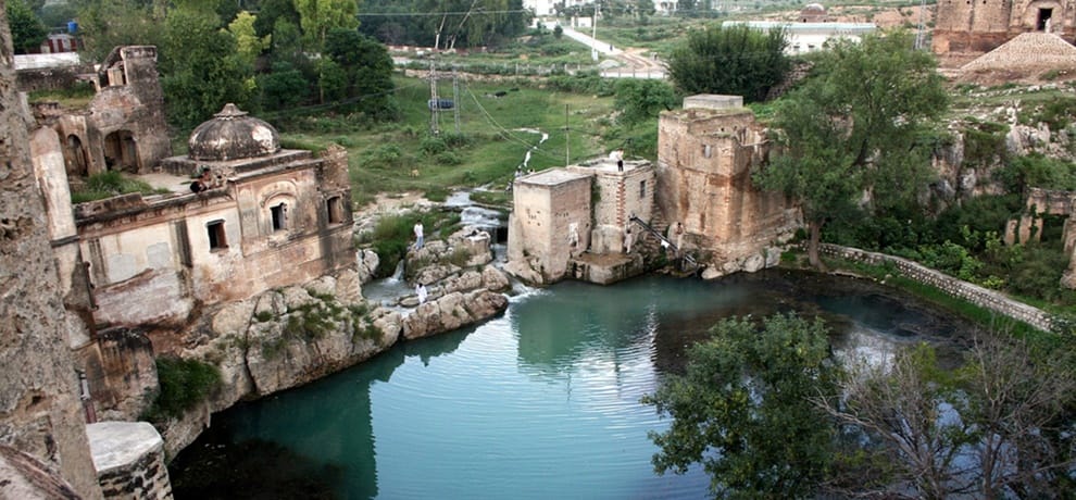 katasraj temple pond dry pakistan supreme court angry order to fill it in one week