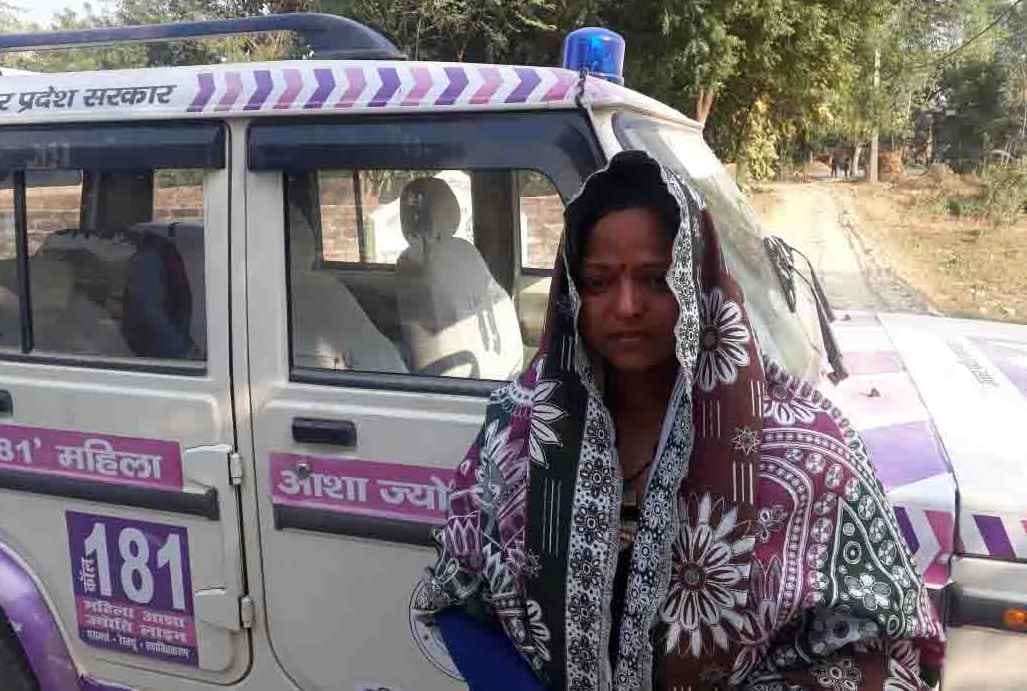 married women protest for justice at inlaws gate
