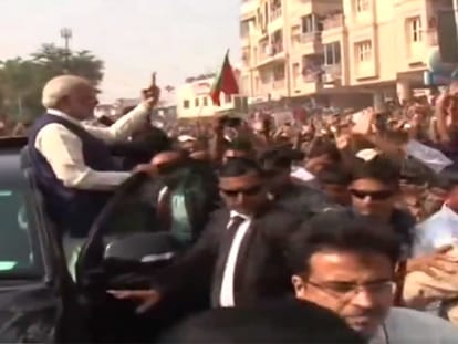 Gujarat Vidhan Sabha Chunav: Dispute on PM Roadshow, congress complaint to election commission