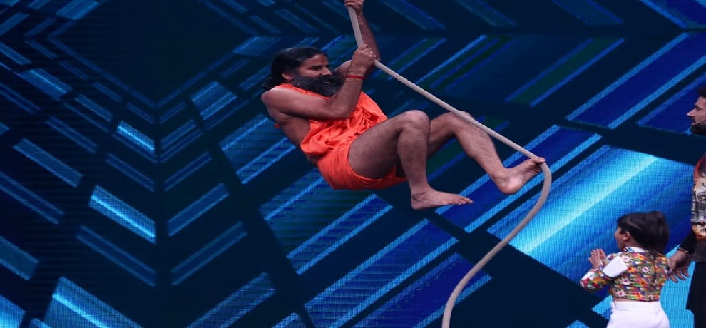 Vaishnavi challenges Baba Ramdev on stage of super dancer 2 to do aerial yoga