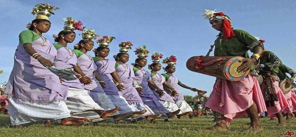 Assam government will give status of Scheduled Tribes to Santhal and Oraon tribals of jharkhand