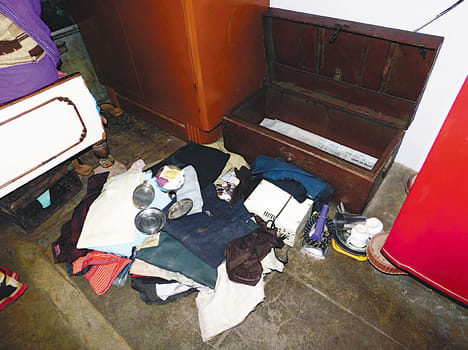 11 lakhs stolen from Saraf's house