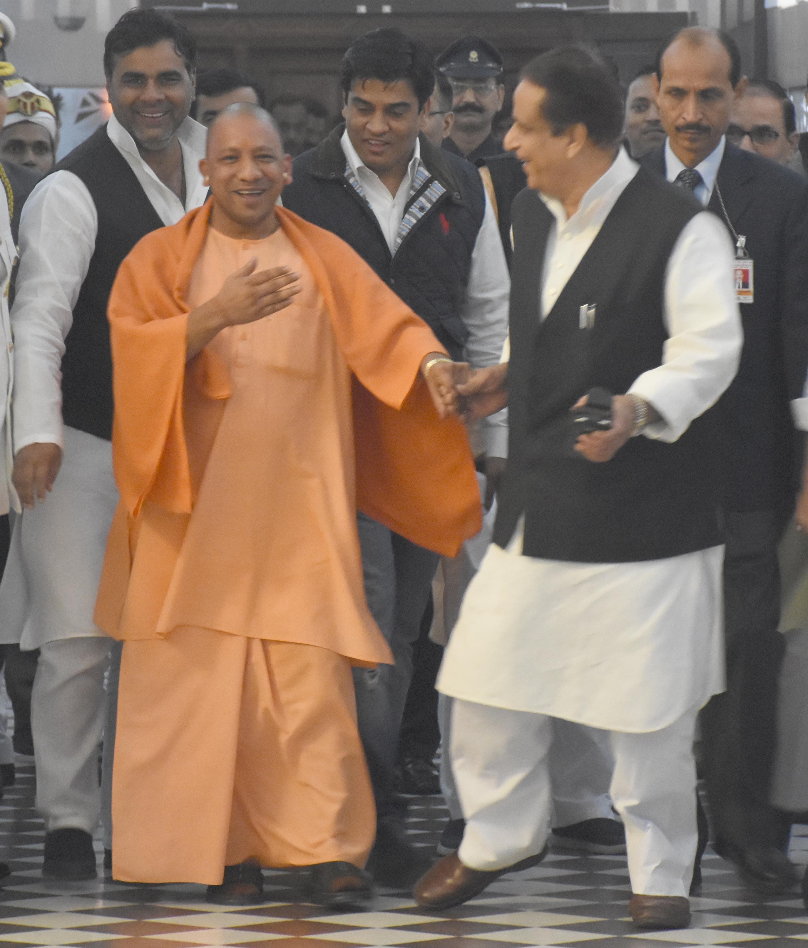 pics of first day of Uttar Pradesh vidhan mandal session.
