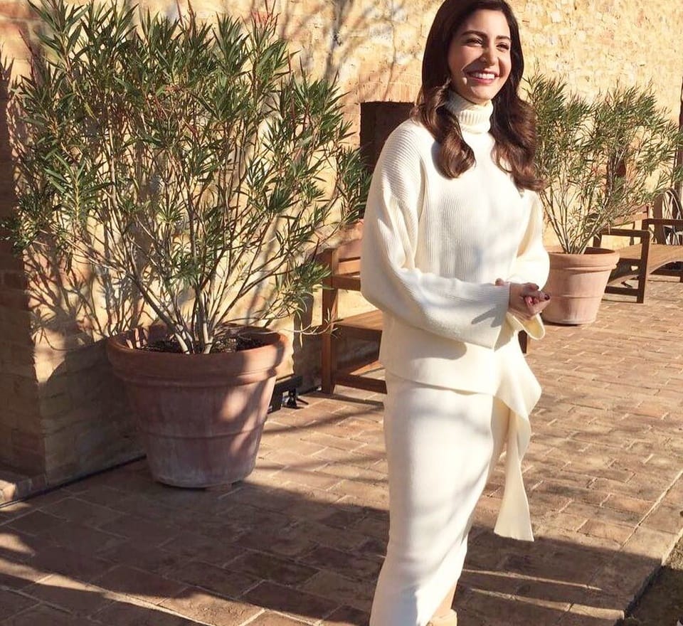 actor ranvir singh likes anushka virat honeymoon photo