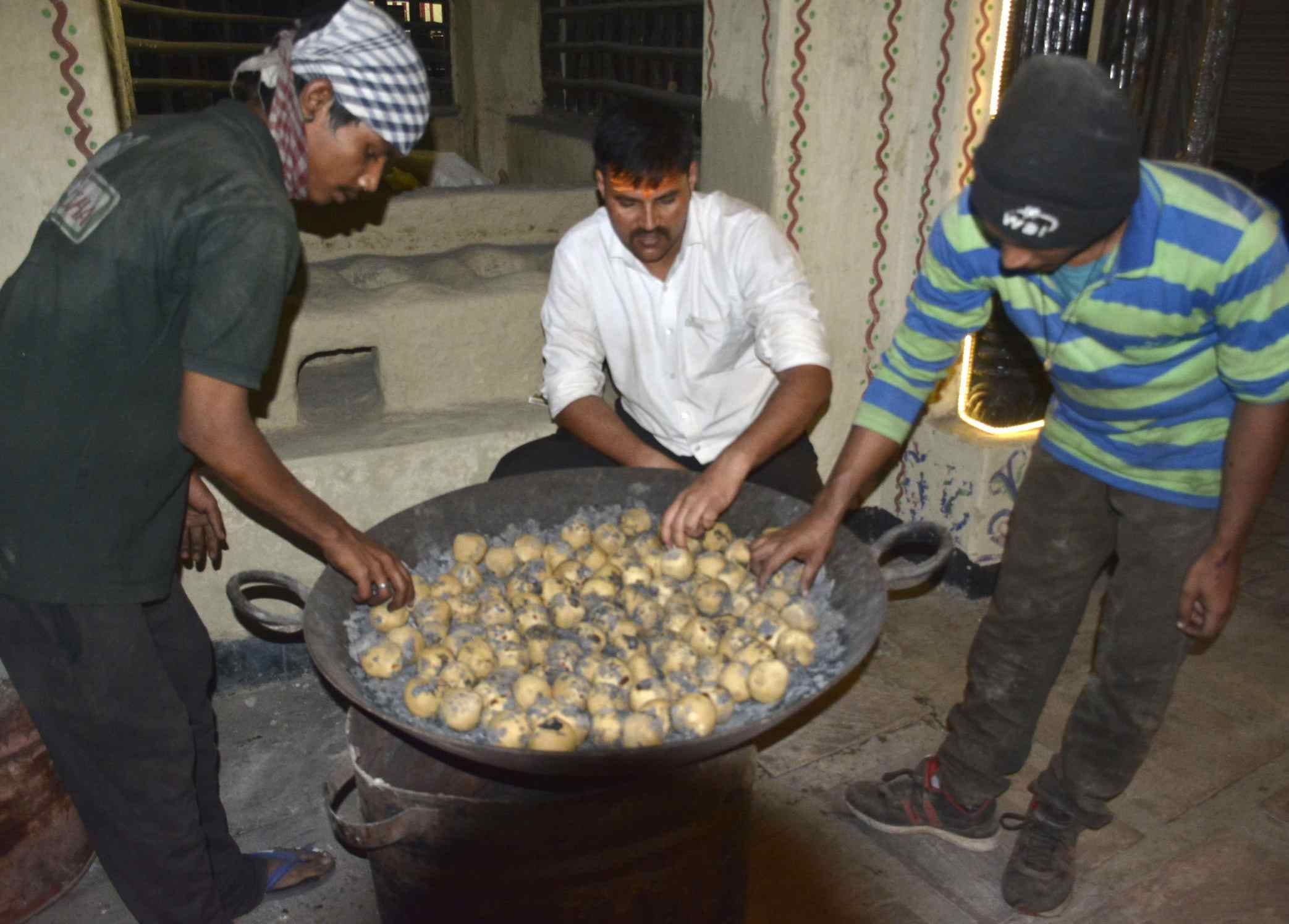 see the photos of varanasi local food baati chokha