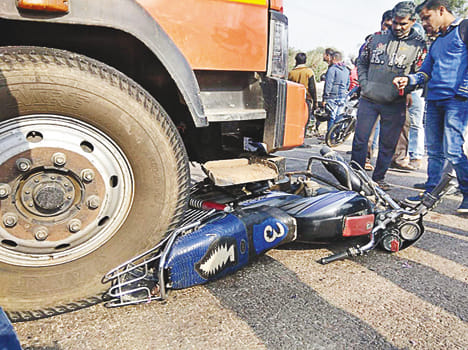 Daughter dies due to collision of DCM