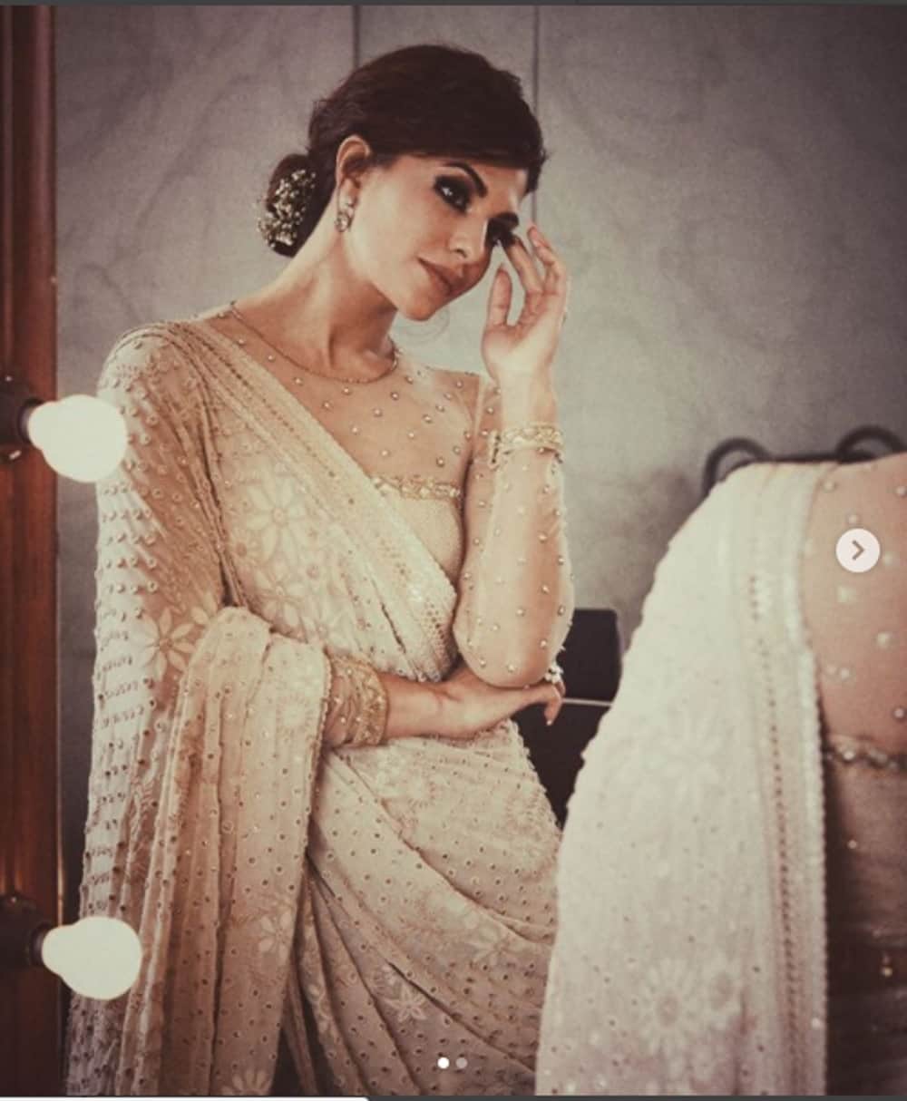 Jacqueline Fernandes share photo with saree, says It doesn’t get sexier than a saree for me 