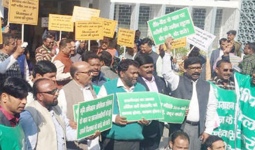 JMM workers block roads, shut shops in Sahebganj against ED summons to CM