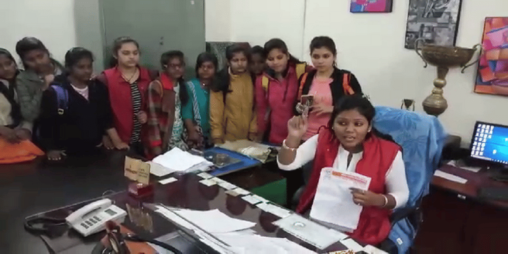kota girls protest in college for that demand