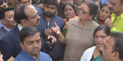 kanpur mayor pramila pandey in action for city development