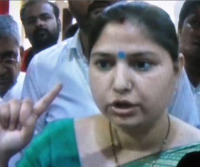  BJP leaders protest for filing case against its leaders in Barabanki.