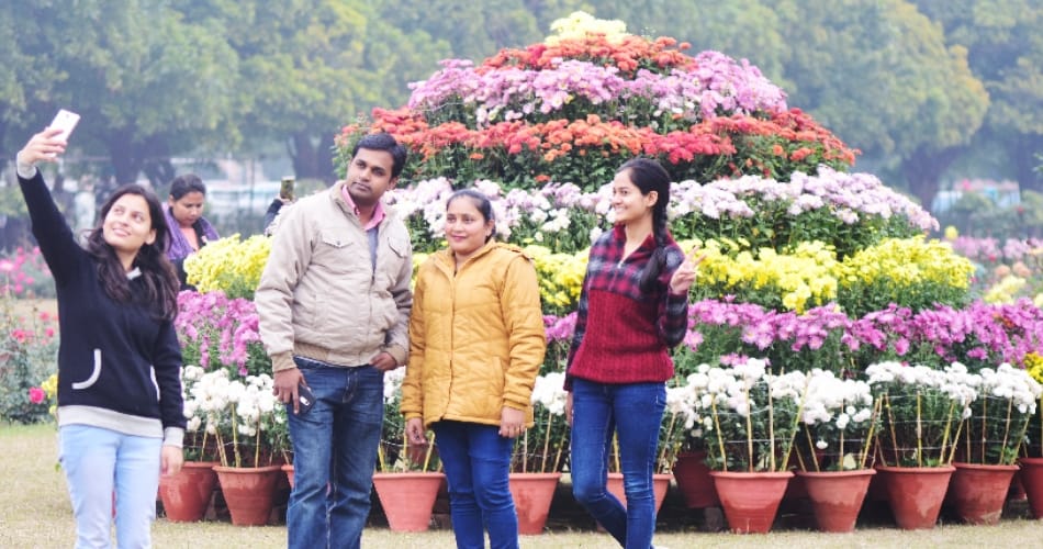 Punjab university 10th guldaudi show starts in chandigarh