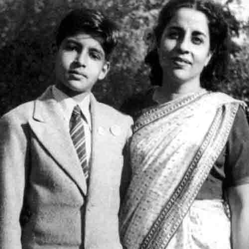 amitabh bachchan shared a photo with teji bachchan in instagram