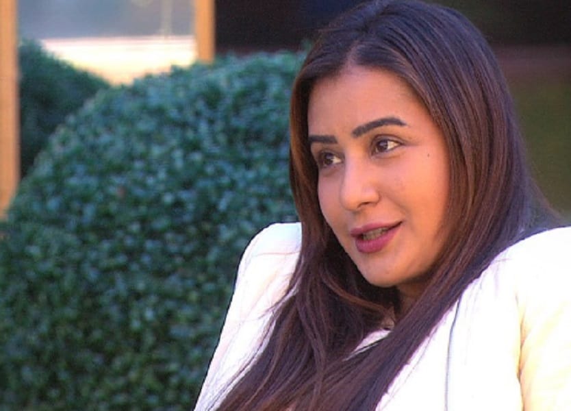 Bigg Boss 11 contestant Arshi Khan lashes out on Shilpa Shinde in captaincy task 