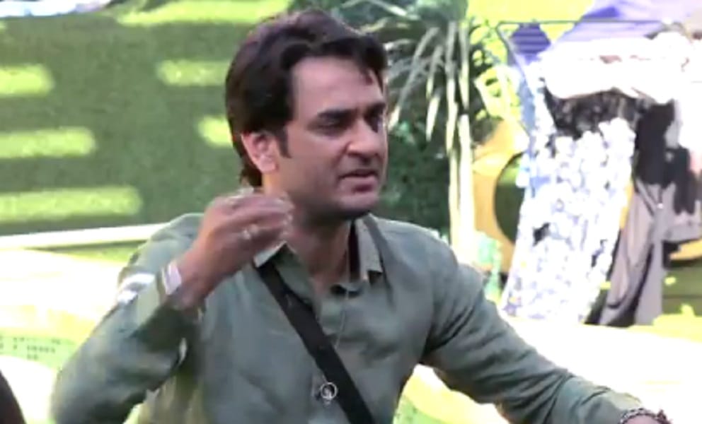 Bigg Boss 11 contestant Arshi Khan lashes out on Shilpa Shinde in captaincy task 