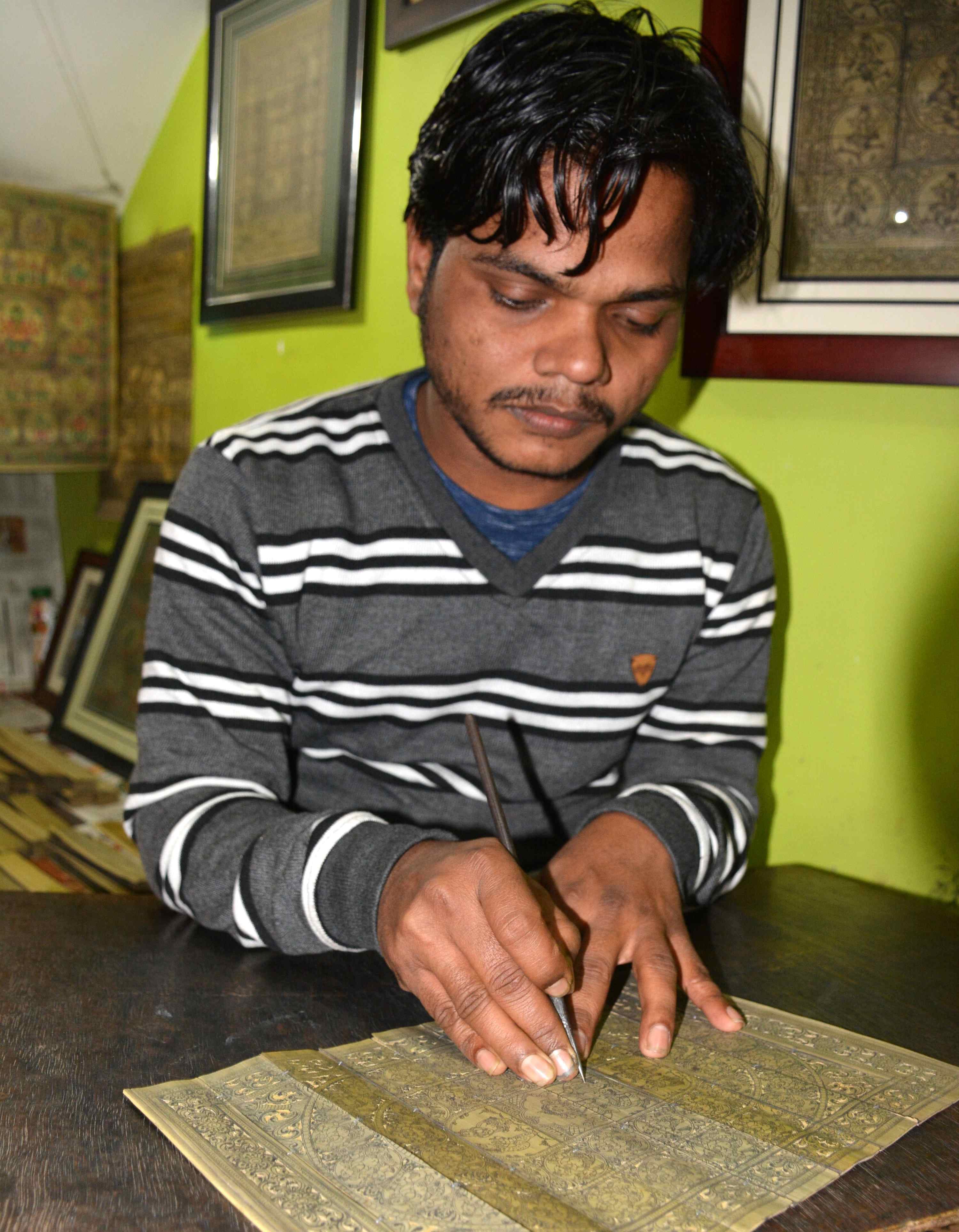 Ramayan engrave on silk cloth in varanasi