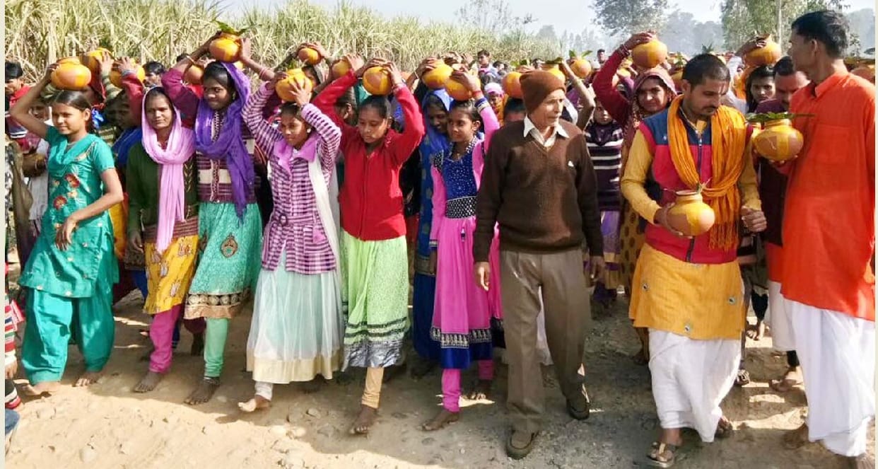 शहीदों की याद में निकाली रज कलश  यात्रा