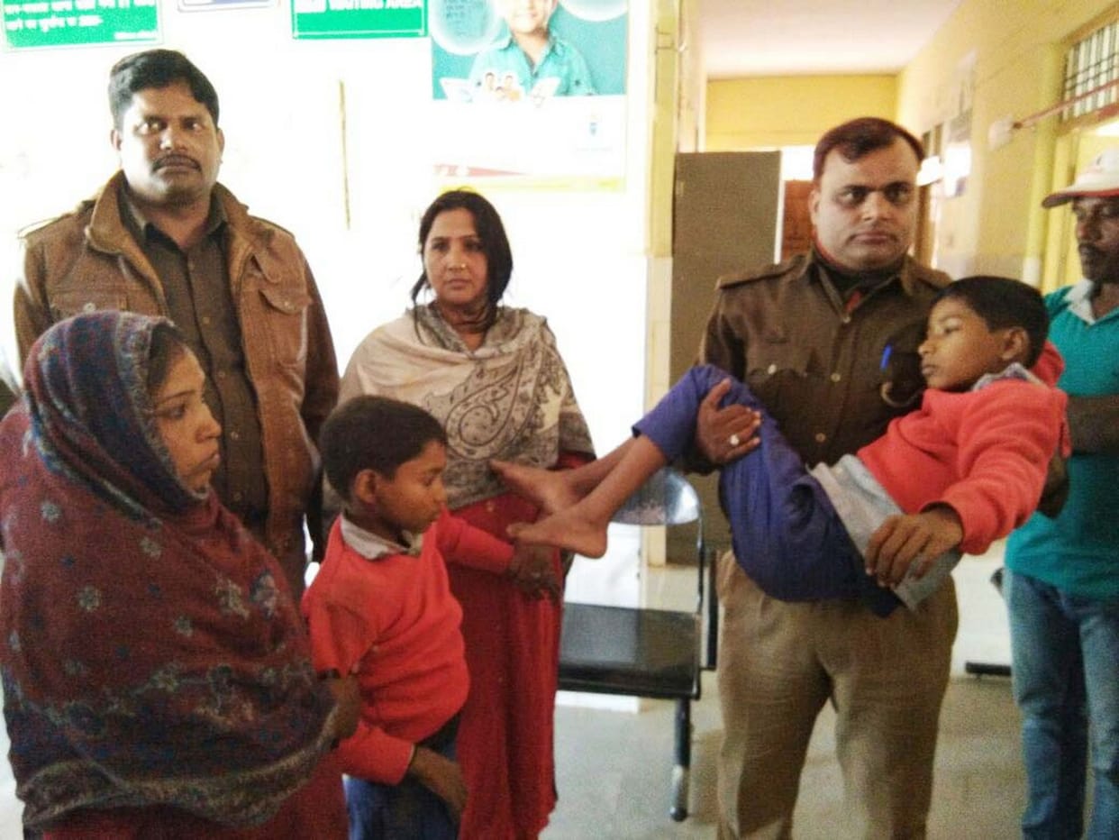 ओवरटेक करते वक्त हादसा, दो छात्र घायल