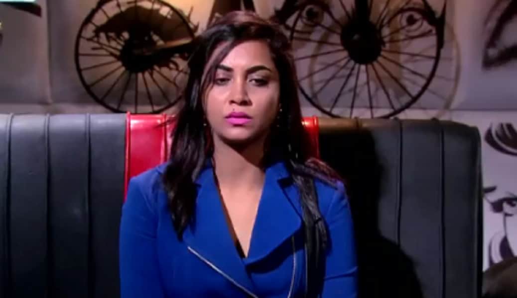 bigg boss 11 contestant arshi khan will be arrested